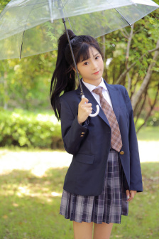 美女抓奶抖胸视频